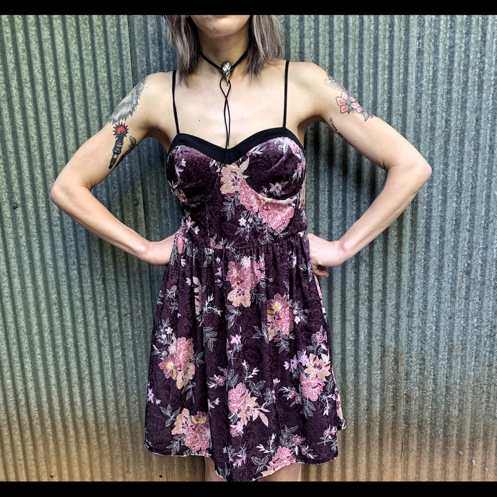 Pretty Floral Corset Dress - Picture 2 of 6